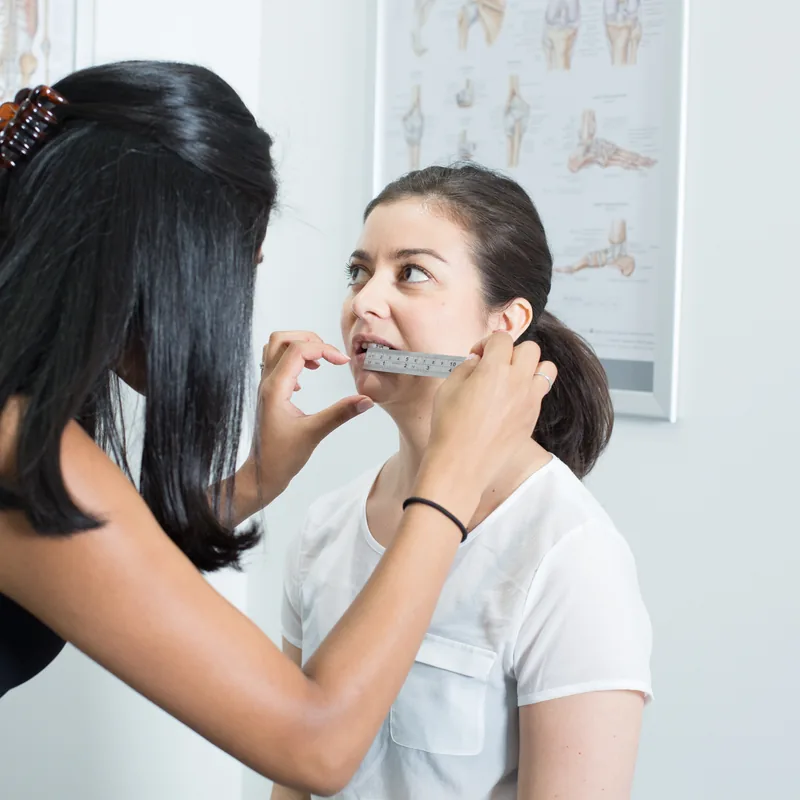 Assessing jaw range of motion